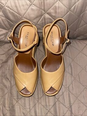 Kenneth Cole Reaction Women's Beige Crisscross Peep-Toe Slingback Sandals